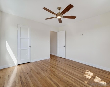 5438 Gilbert Dr - Photo Thumbnail 32