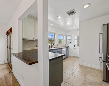 5438 Gilbert Dr - Photo Thumbnail 17