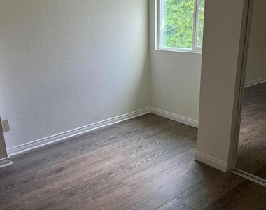 4484 Apricot Road - Photo Thumbnail 11