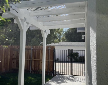 4484 Apricot Road - Photo Thumbnail 23
