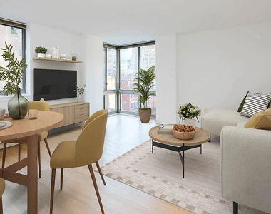 400 West 37th Street - Photo Thumbnail 1