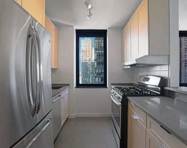420 West 42nd Street - Photo Thumbnail 1