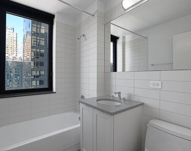 420 West 42nd Street - Photo Thumbnail 8