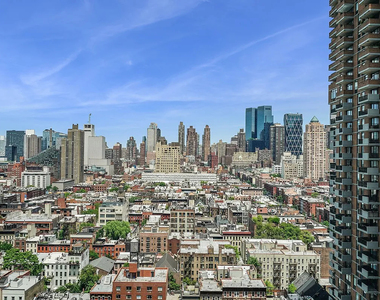 420 West 42nd Street - Photo Thumbnail 4