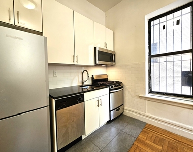 664 West 163rd Street - Photo Thumbnail 3