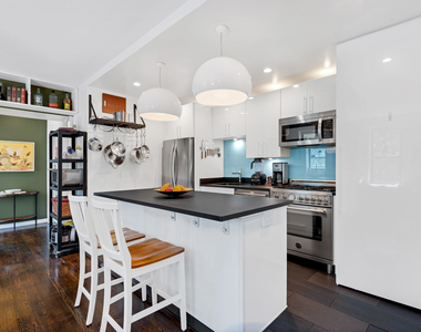 341 6th St - Photo Thumbnail 2
