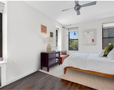 341 6th St - Photo Thumbnail 3