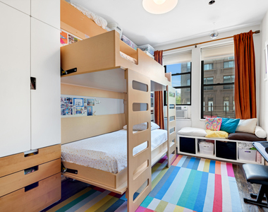 341 6th St - Photo Thumbnail 4