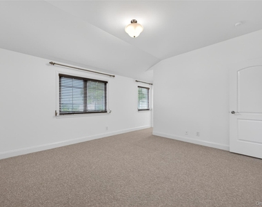 8 Lee Gray Court - Photo Thumbnail 18