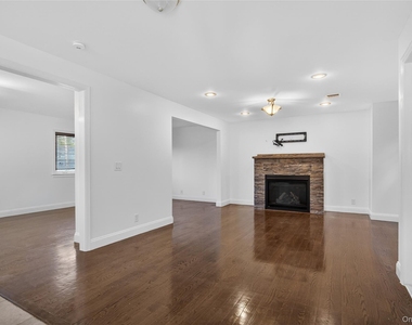 8 Lee Gray Court - Photo Thumbnail 6