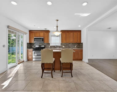 8 Lee Gray Court - Photo Thumbnail 14