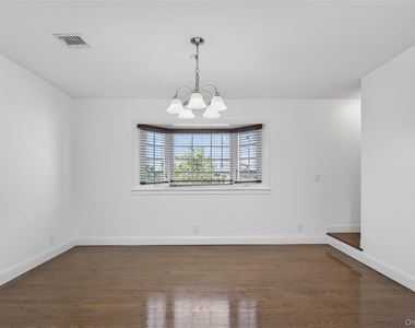 8 Lee Gray Court - Photo Thumbnail 10