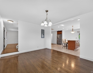 8 Lee Gray Court - Photo Thumbnail 12