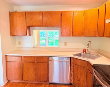30 Burnett Way - Photo Thumbnail 2