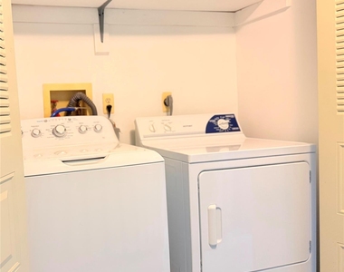 30 Burnett Way - Photo Thumbnail 6