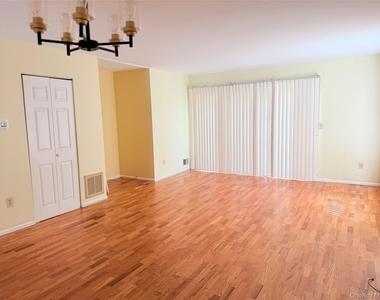 30 Burnett Way - Photo Thumbnail 4
