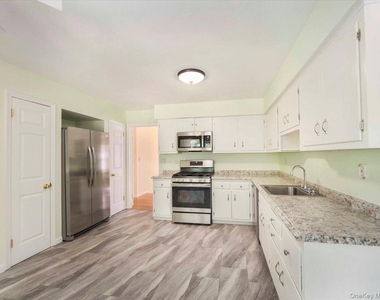 5 Dorchester Avenue - Photo Thumbnail 9