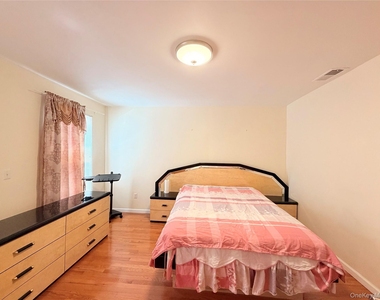 60 Hammond Street - Photo Thumbnail 9