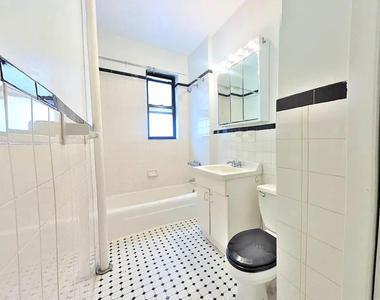 157 East 89th Street - Photo Thumbnail 3