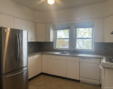 48 Ferris Place - Photo Thumbnail 4