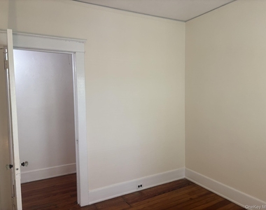 48 Ferris Place - Photo Thumbnail 7