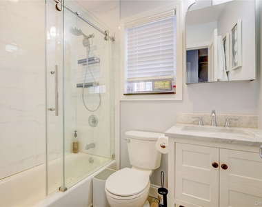 48 Wyoming Avenue - Photo Thumbnail 12