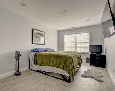 48 Wyoming Avenue - Photo Thumbnail 6