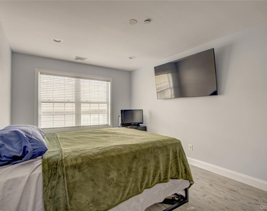 48 Wyoming Avenue - Photo Thumbnail 7