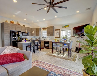 48 Wyoming Avenue - Photo Thumbnail 5