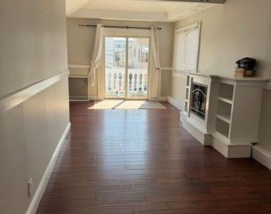 69 Illinois Street - Photo Thumbnail 6
