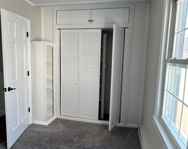 69 Illinois Street - Photo Thumbnail 11