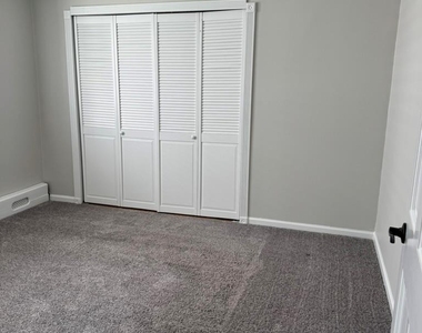 69 Illinois Street - Photo Thumbnail 12