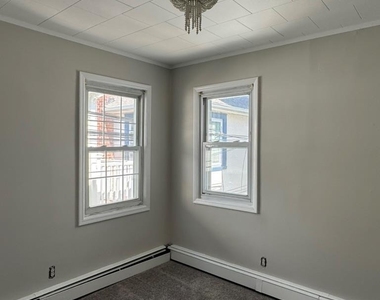 69 Illinois Street - Photo Thumbnail 10