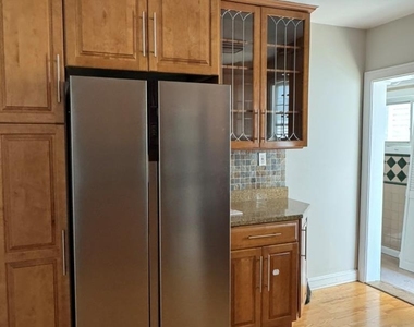 69 Illinois Street - Photo Thumbnail 3
