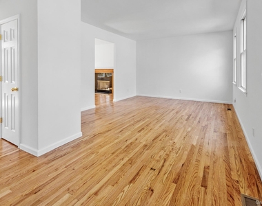 1871 Edwards Avenue - Photo Thumbnail 3