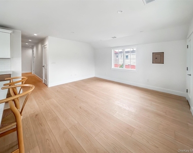 616 Main Street - Photo Thumbnail 6