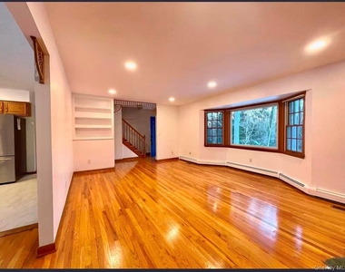 214 Old Town Rd - Photo Thumbnail 2