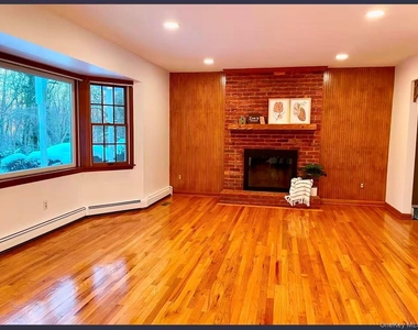 214 Old Town Rd - Photo Thumbnail 1