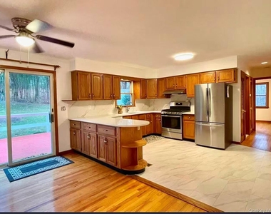 214 Old Town Rd - Photo Thumbnail 3