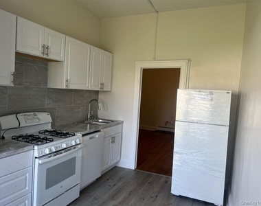 68 Jerusalem Avenue - Photo Thumbnail 2