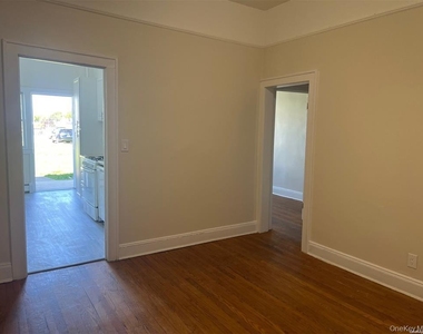 68 Jerusalem Avenue - Photo Thumbnail 4