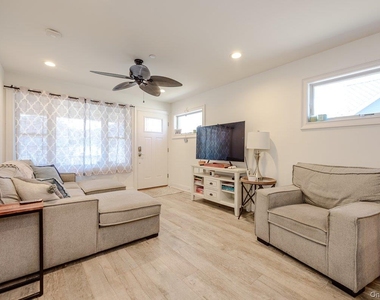 90 Wyoming Avenue - Photo Thumbnail 4