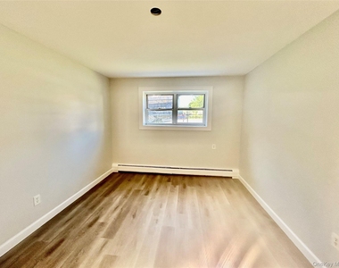 153 Sixth Avenue - Photo Thumbnail 5