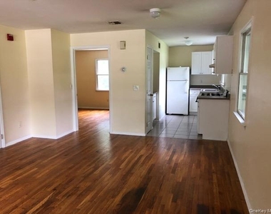 124 Sylvan Avenue - Photo Thumbnail 8