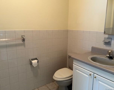 124 Sylvan Avenue - Photo Thumbnail 6