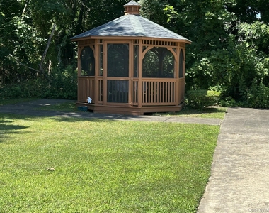 124 Sylvan Avenue - Photo Thumbnail 2