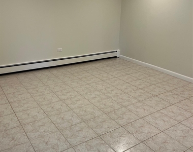 315 Gainsborg Avenue E - Photo Thumbnail 15