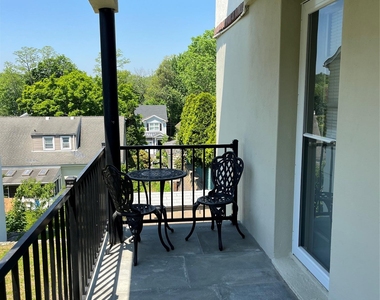 315 Gainsborg Avenue E - Photo Thumbnail 1