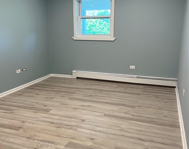 315 Gainsborg Avenue E - Photo Thumbnail 7