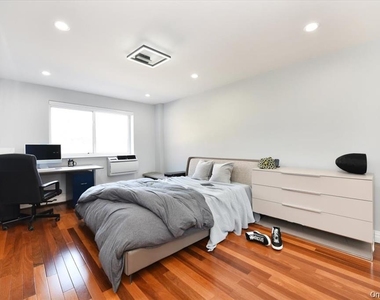 320 East Shore Road - Photo Thumbnail 12